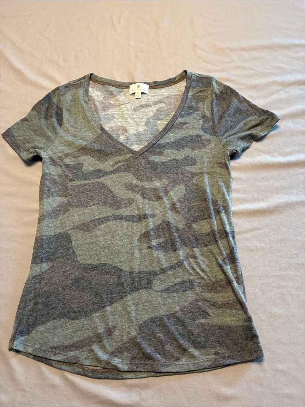 Socialite V-Neck Short Sleeve Camo Tee in Olive & Charcoal